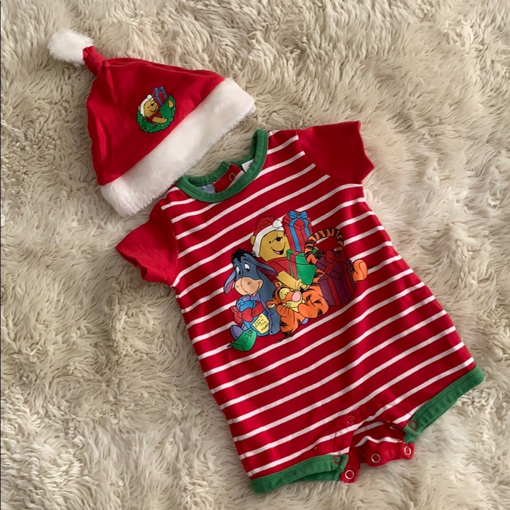DISNEY Baby Winnie The Pooh Christmas Onesie and Hat Set Size 3-6 Months NWOT